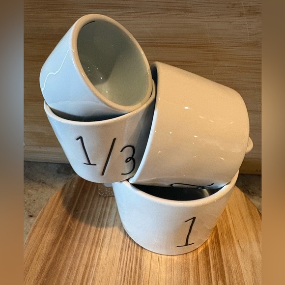 Rae Dunn CINDERELLA Themed Measuring Cups - Picture 2 of 2